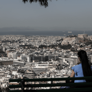 ΕΝΦΙΑ: Ποιοι απαλλάσσονται και ποιοι δικαιούνται «ψαλίδι» 50% - Τα κριτήρια