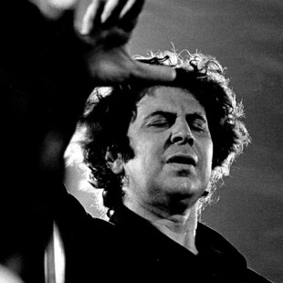 Μίκης Θεοδωράκης: Μουσικός Αύγουστος 1977