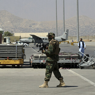 Οι Ταλιμπάν συμφώνησαν να επιτρέψουν την αποχώρηση ξένων πολιτών από το Αφγανιστάν