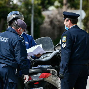 Πέτσας: Τεράστιο θέμα οι ανεμβολίαστοι αστυνομικοί- Πάντα στο τραπέζι η επέκταση της υποχρεωτικότητας