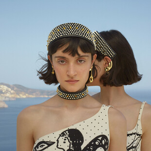 Η Έφη Γούση μιλά στη LIFO.gr για τη φωτογράφιση της καμπάνιας του οίκου Dior στη Μήλο