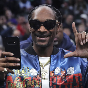 Συλλέκτης NFT ξόδεψε 450.000 δολ. για να ζήσει ως εικονικός γείτονας του Snoop Dogg