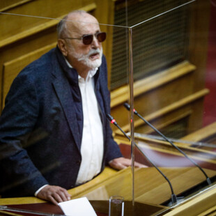Ένταση στη Βουλή με τις αιτιάσεις Κουρουμπλή περί «δολοφονίας χιλιάδων» από την κυβέρνηση - Έντονες αντιδράσεις 