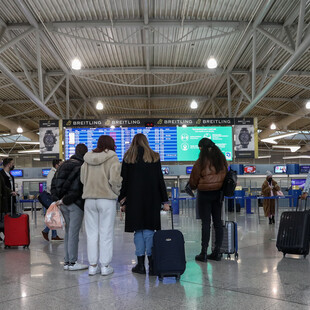 Νέοι περιορισμοί για ταξιδιώτες: Αυστηροί έλεγχοι στις πύλες εισόδου- Ζητούν αρνητικά τεστ