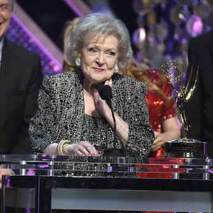 Πέθανε η θρυλική Betty White στα 99 της χρόνια