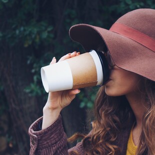Take away ή delivery καφές και φαγητό: Αυξάνεται η τιμή τους από σήμερα λόγω «πλαστικών»