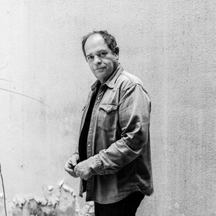 Κώστας Φιλίππογλου: «Πρέπει να τελειώσουμε με τα δήθεν αφηγήματα που οι εθνικιστές επέβαλαν»