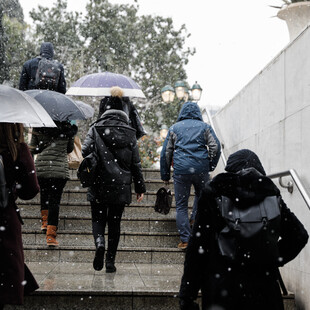 Κακοκαιρία «Ελπίς»: Χιονίζει στο κέντρο της Αθήνας - Η πρόγνωση για τις επόμενες ώρες