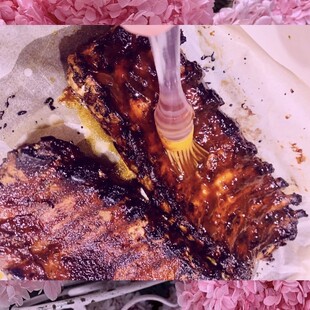 Καραμελωμένα ribs και πικάντικες φτερούγες κοτόπουλου για το δείπνο του αγίου Βαλεντίνου