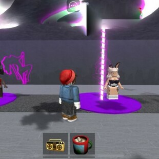Roblox: Ένα παιδικό video game με σεξουαλικές σκηνές και ντυμένους ναζί