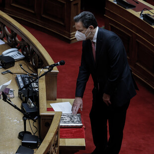 Θ. Σκυλακάκης: Ορκίστηκε βουλευτής της ΝΔ στη θέση της Μ. Γιαννάκου