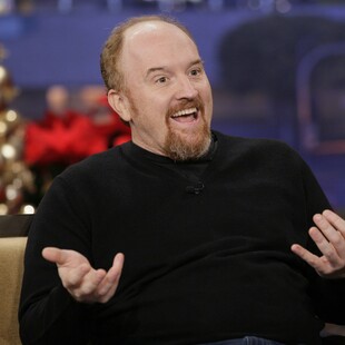 Grammy 2022: Χάος στο Twitter για τη βράβευση του Louis C.K - Διαμαρτύρονται κωμικοί