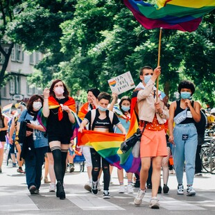Το Παλμ Σπρινγκς θα δώσει βασικό εισόδημα σε transgender και nonbinary κατοίκους- άνευ όρων