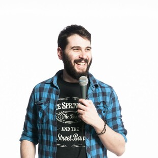 "Δουλίτσα Να Υπάρχει": το Stand-Up Comedy από τον Πάρι Ρούπο
