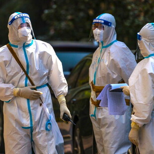 Ανακοίνωση του ΕΟΔΥ για τις σκηνές χάους στη Σαγκάη: Δεν υπάρχουν ενδείξεις ύπαρξης νέας παραλλαγής του ιού 