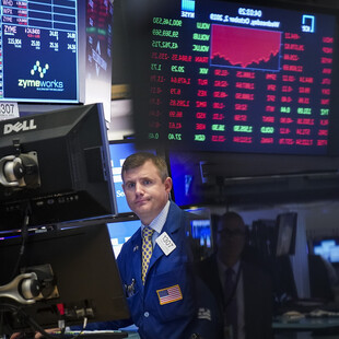 Wall Street: Πτώση 939 μονάδων για Dow Jones, ο χειρότερος Απρίλιος από το 2008 για Nasdaq 