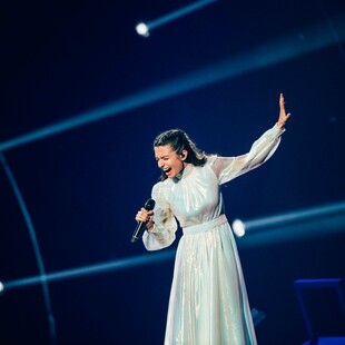 Eurovision 2022: Η εντυπωσιακή εμφάνιση της Αμάντα Γεωργιάδη με το «Die Together» στον τελικό