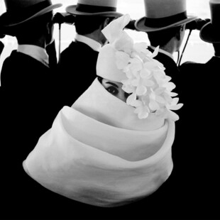 Μερικές από τις πιο σημαντικές φωτογραφίες από μεγάλους φωτογράφους της εποχής μας βγαίνουν σε δημοπρασία