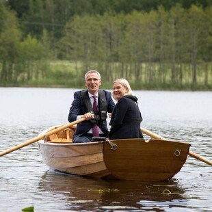Ο Στόλτενμπεργκ έκανε βαρκάδα με τη Σουηδή πρωθυπουργό