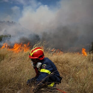 Φωτιά στην Αγκώνα Καλάμου - Μεγάλη κινητοποίηση της Πυροσβεστικής