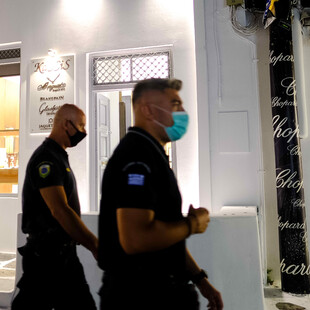 Μύκονος: Νυχτερινοί έλεγχοι της Δίωξης Εκβιαστών σε μπαρ και εστιατόρια- 8 προσαγωγές και μία σύλληψη