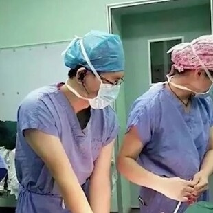 Άνδρας στην Κίνα ανακάλυψε τυχαία πως γεννήθηκε με ωοθήκες, μήτρα και έχει έμμηνο ρύση τα τελευταία 20 χρόνια