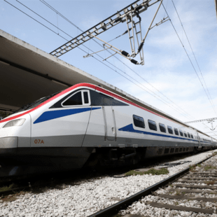 «Λευκό Βέλος»: Ακινητοποιήθηκε το πιο γρήγορο τρένο στην χώρα- Ταλαιπωρία για εκατοντάδες επιβάτες