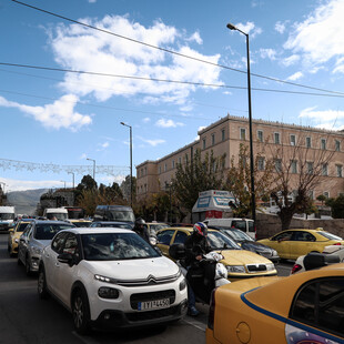 Δεκάδες βλάβες λόγω νοθείας στα καύσιμα: «Αμάξια χαλάνε λίγα μέτρα μετά τα πρατήρια»