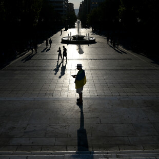 Δήμος Αθηναίων: Έκτακτα μέτρα για τον καύσωνα - Οι κλιματιζόμενες αίθουσες και η εφαρμογή για σημεία δροσιάς