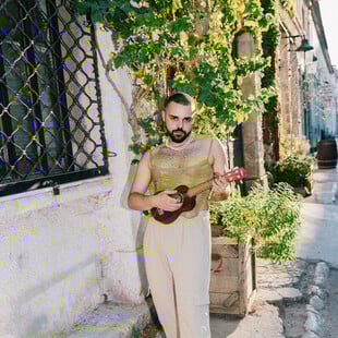 Ελληνικό queer με χιούμορ