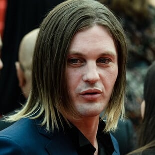MICHAEL PITT STRAPPED TO GURNEY AND HOSPITALIZED After Outburst In NYC