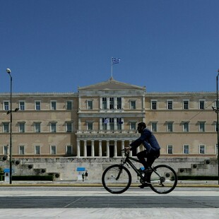 Προβάδισμα στη Νέα Δημοκρατία δίνουν δύο νέες δημοσκοπήσεις 