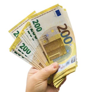 ΑΑΔΕ: Στο στόχαστρο «τριγωνικές» γονικές παροχές και δωρεές χωρίς παραστατικά - Φόρος ως 40%