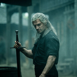 The Witcher: Ο Λίαμ Χέμσγουορθ παίρνει το σπαθί του «Geralt» Χένρι Καβίλ στην 4η σεζόν