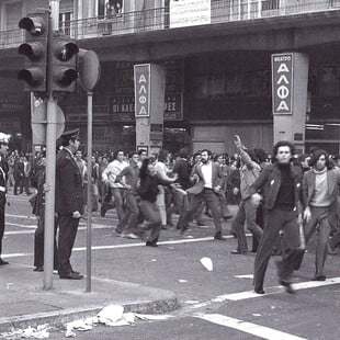 To Θέατρο Άλφα στην περίοδο του Πολυτεχνείου, τον Νοέμβρη του ’73 και πριν απ’ αυτήν