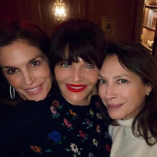 Χριστουγεννιάτικο reunion για τα supermodels των 90s