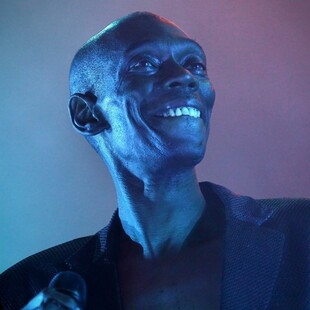 Πέθανε ο Maxi Jazz, τραγουδιστής των Faithless - «Είμαστε συντετριμμένοι» 