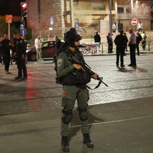 Στρατιώτης