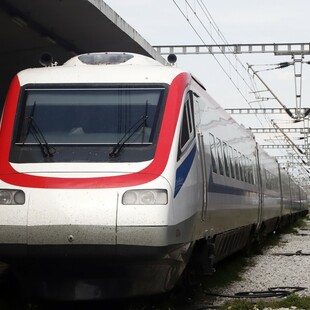 Ακινητοποιήθηκε τρένο στη Μαλακάσα: Εκτελούσε το δρομολόγιο Αθήνα-Θεσσαλονίκη