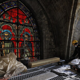 Notre Dame windows undergo restoration in Cologne