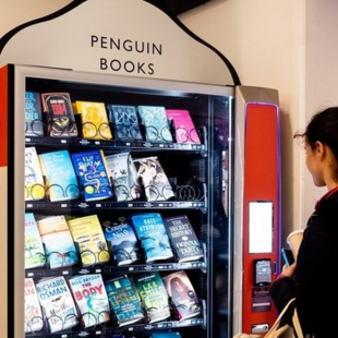 Αυτόματης πωλητής για βιβλία σε σταθμό τρένωνΟ σταθμός Exeter St Davids ανοίγει το μηχάνημα αυτόματης πώλησης βιβλίων