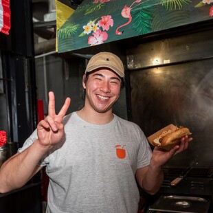 Ταϊλανδέζικο hot - dog, ιταλικά panzerotti και αμερικάνικα sliders: Όσα πρωτότυπα δοκιμάσαμε στο φετινό Athens Street Food Festival