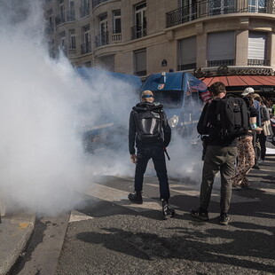 Γαλλία: Σύγκρουση αστυνομικών με ακτιβιστές για το κλίμα