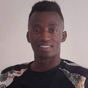 Σάμος: Αποφοίτητσε από το Λύκειο ο 19χρονος Σισέ- Κινδύνεψε να απελαθεί δύο φορές