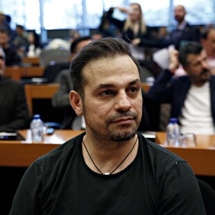 Ο Ντέμης Νικολαΐδης απάντησε σε δημοσίευμα περί εγκυμοσύνης της συντρόφου του