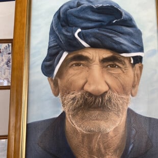 Ο Μανώλας από την Ψέριμο που έγινε καρτ ποστάλ και ταξίδεψε σε όλο τον κόσμο