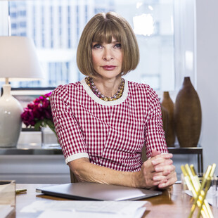 Η Anna Wintour ψάχνει τον τέλειο βοηθό: κάποιον που να «κάνει πολλές δουλειές ταυτόχρονα» και να βγάζει 80.000$ το χρόνο