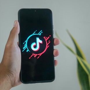 TikTok: Το «Project S» που το βάζει στο παιχνίδι των online αγορών