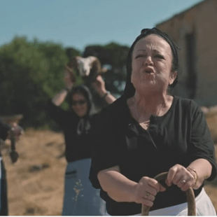 Οι Κρητικές γιαγιάδες επέστρεψαν και ίδρυσαν κόμμα: «Η φάση είναι Γ.Κ.ΡΙ.ΝΤ.Σ»