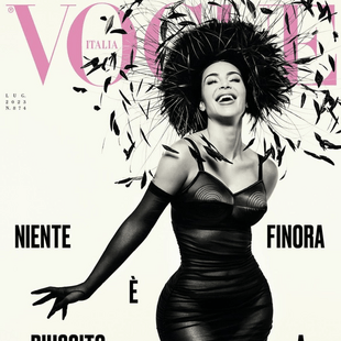 «Η τέχνη του να είσαι η Κιμ Καρντάσιαν»: Η Vogue Italia την αποθεώνει με εξώφυλλο που θυμίζει παλιό Χόλιγουντ